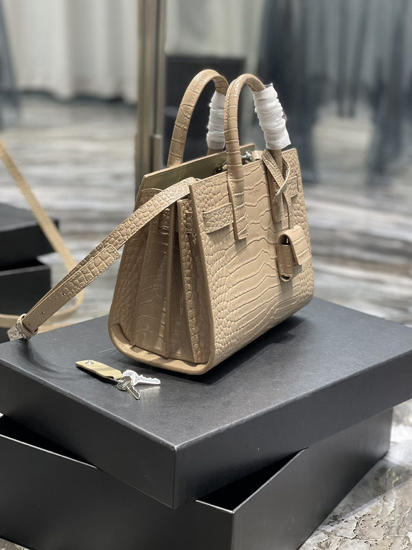 Luxurious Totes - Latest - 8730