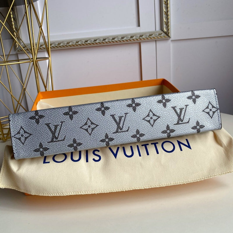 LOV - Luxurious Totes - 411