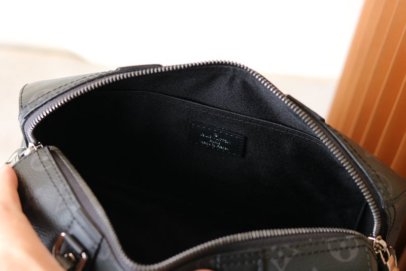 LOV - Luxurious Totes - 2043