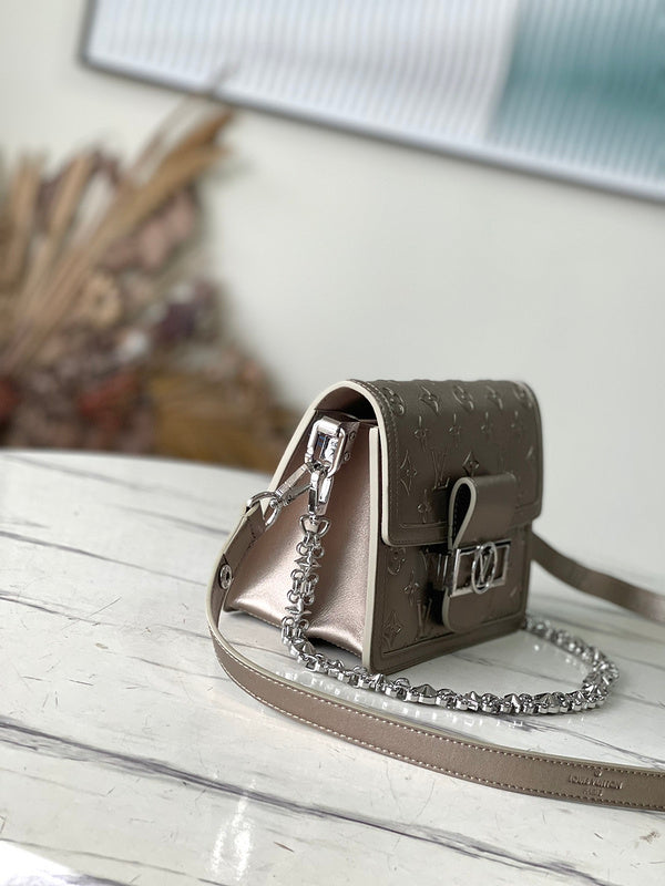 LOV - Luxurious Totes - 546