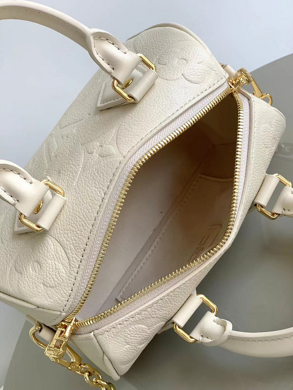 LOV - Luxurious Totes - 143