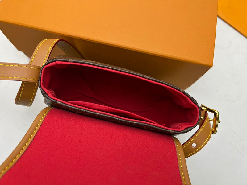 LOV - Luxurious Totes - 1476