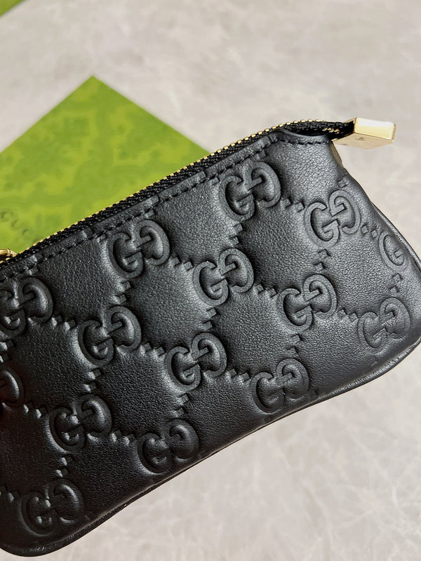 GUI - Luxurious Totes - 970