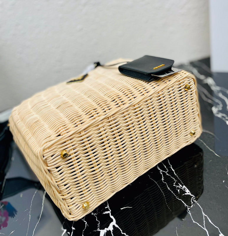 Luxurious Totes - Latest - 4544