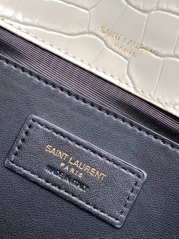 Luxurious Totes - Latest - 8110
