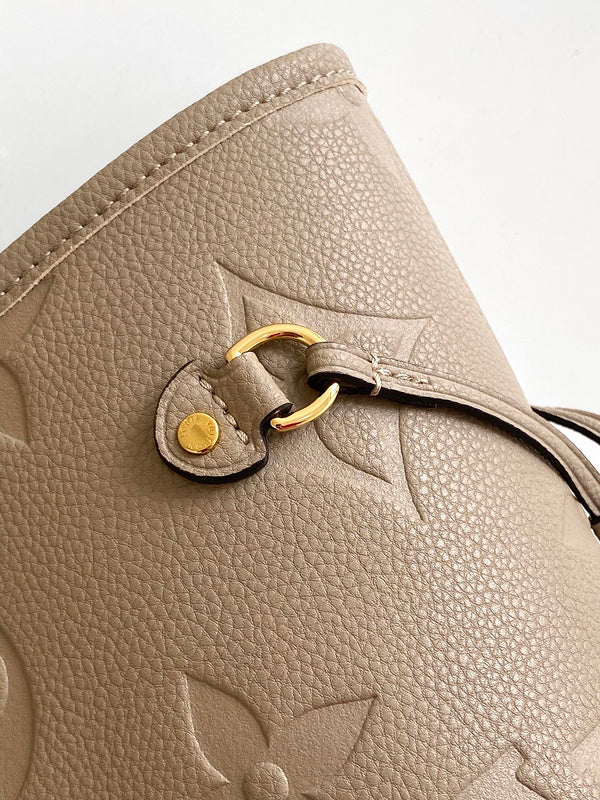 LOV - Luxurious Totes - 1672
