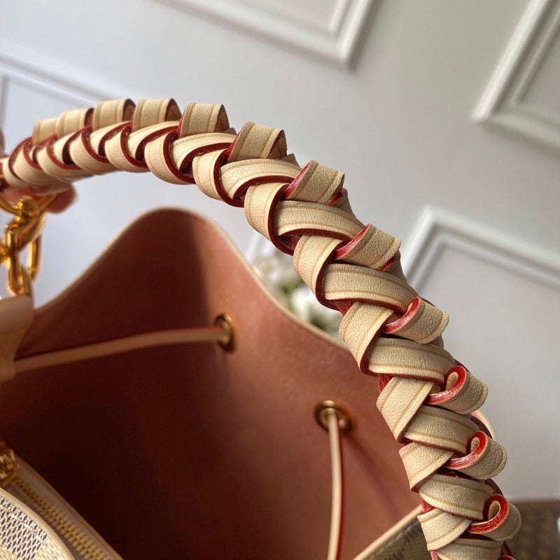 LOV - Luxurious Totes - 2606