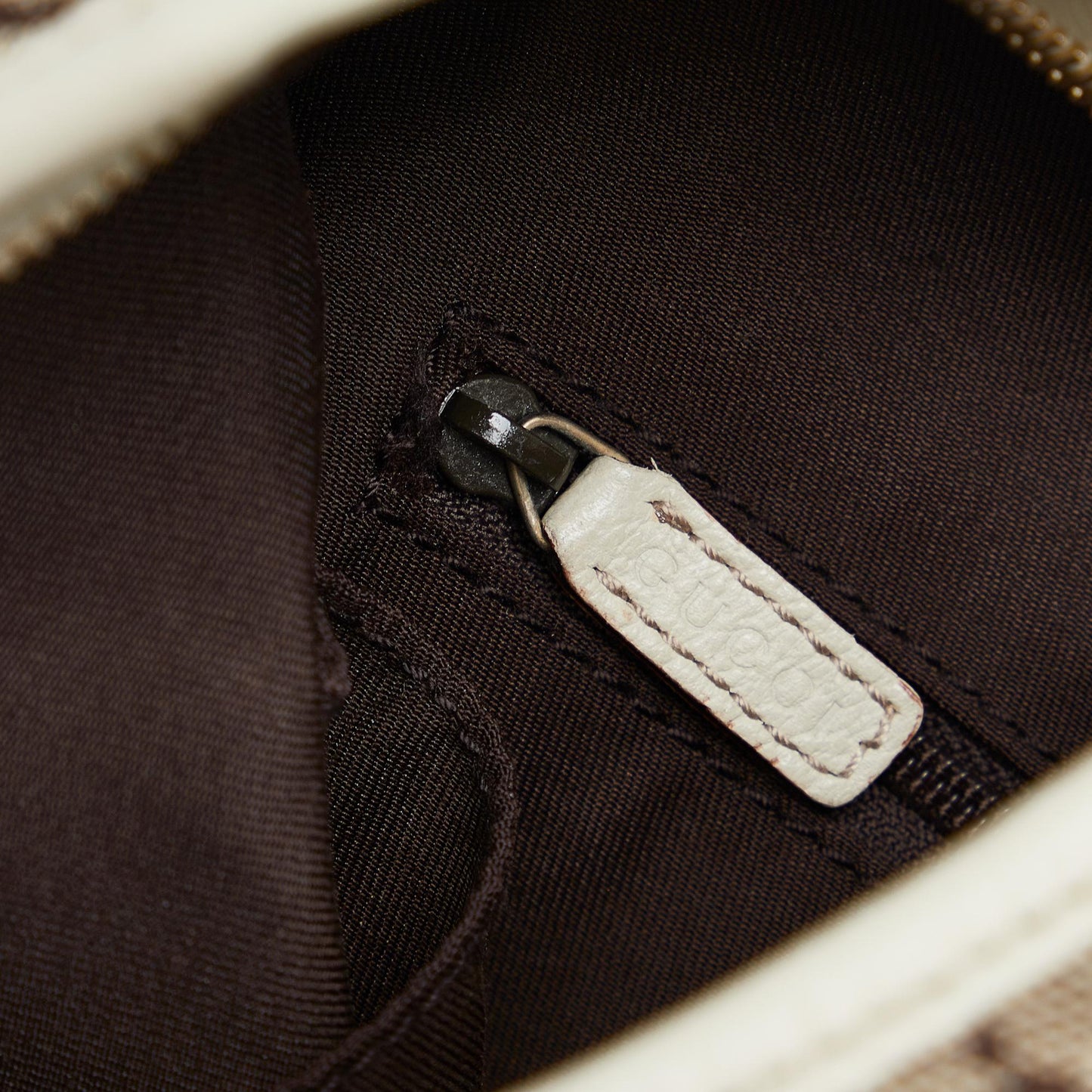 Gucci GG Canvas Abbey D-Ring Shoulder Bag (SHG-cs0Mae)