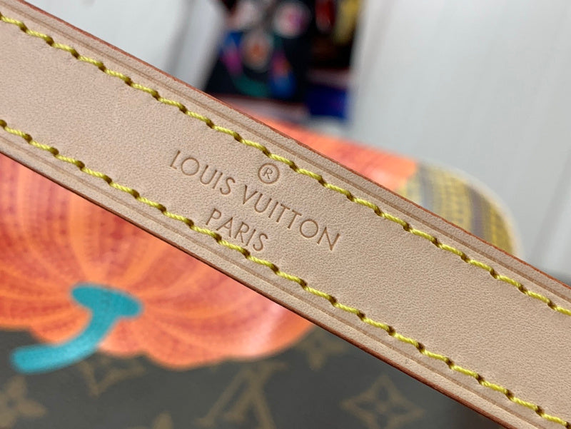 LOV - Luxurious Totes - 512