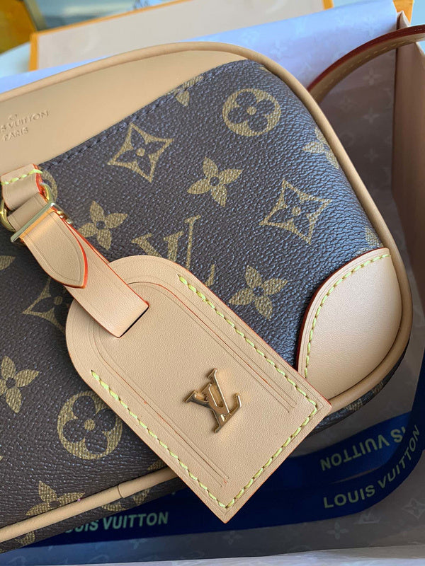LOV - Luxurious Totes - 2647