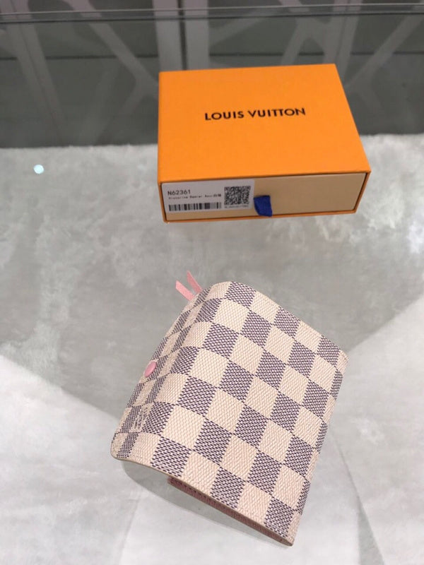 LOV - Luxurious Totes - 2345