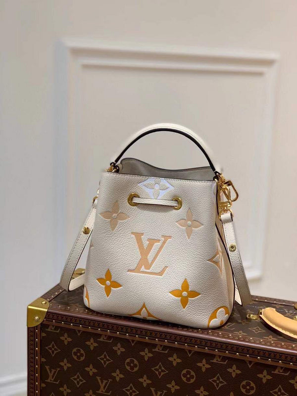 LOV - Luxurious Totes - 2396