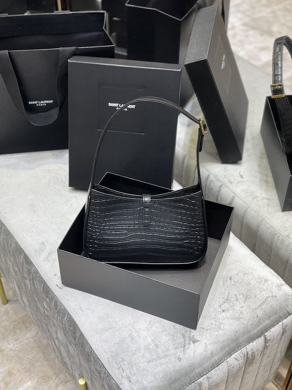 Luxurious Totes - Latest - 8828