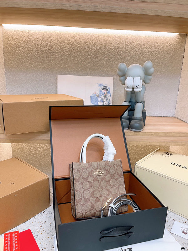 Luxurious Totes - CCH2 Bags - 090