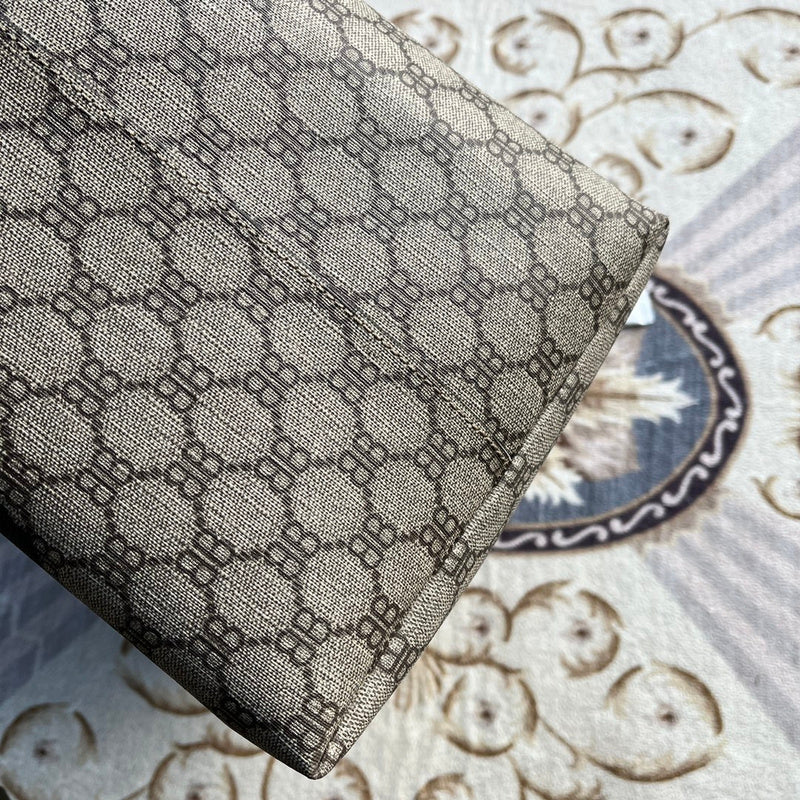 GUI - Luxurious Totes - 1212