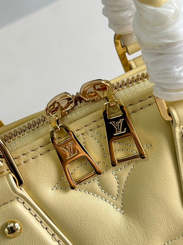LOV - Luxurious Totes - 1570
