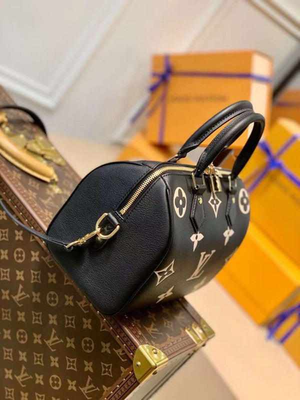 LOV - Luxurious Totes - 2313