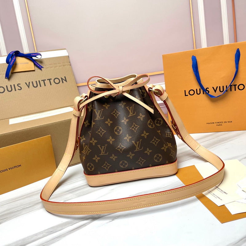 LOV - Luxurious Totes - 2200