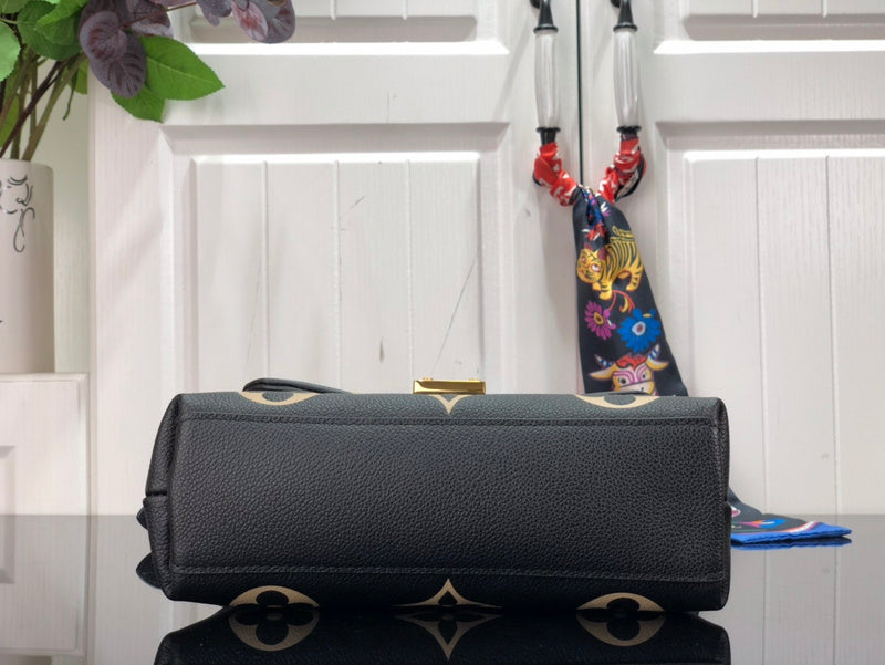 LOV - Luxurious Totes - 1583