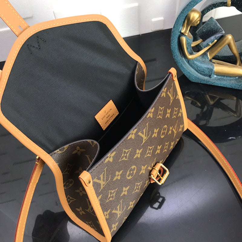 Luxurious Totes - Latest - 1597