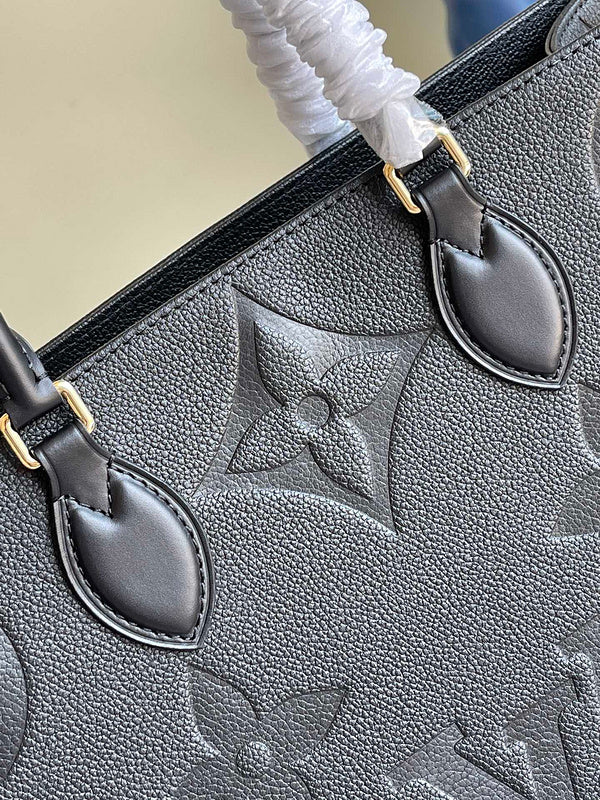 LOV - Luxurious Totes - 2017
