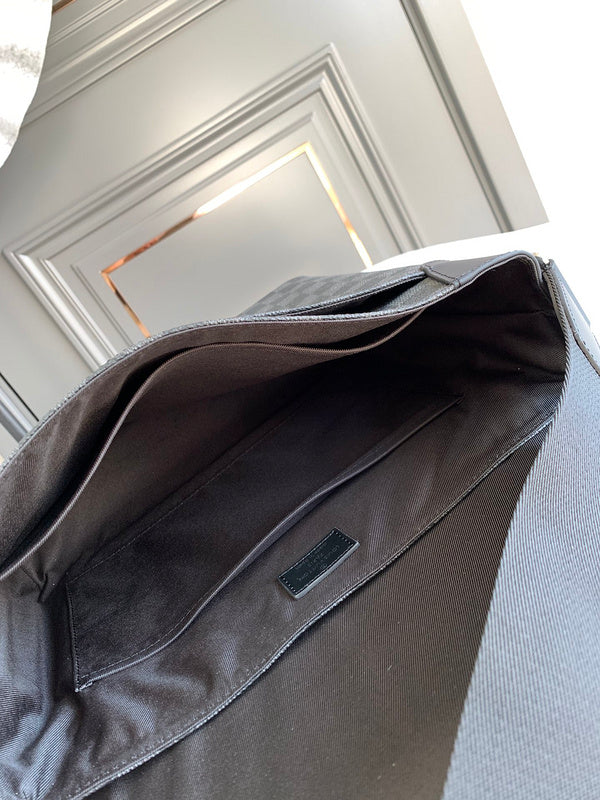 LOV - Luxurious Totes - 1806