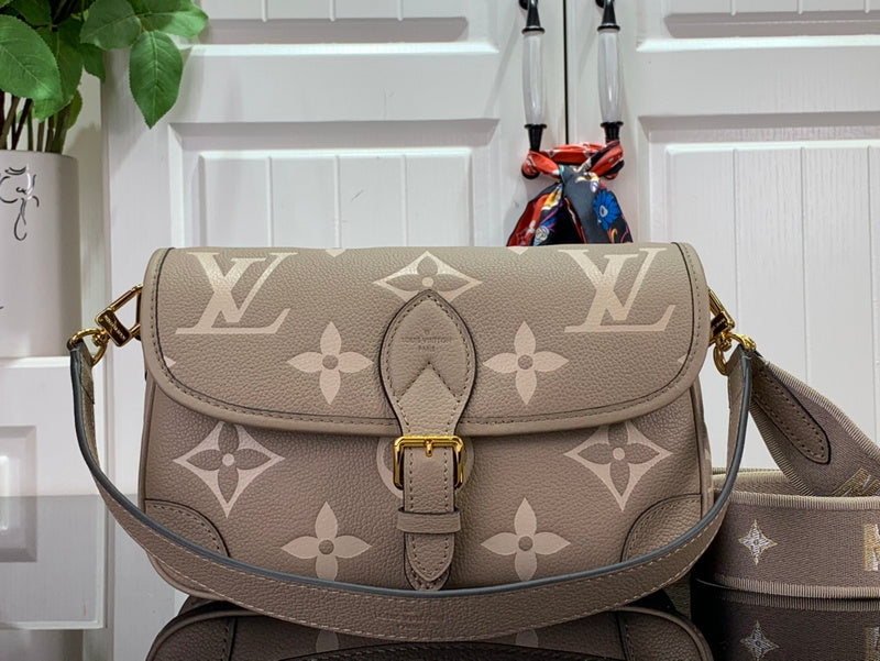 LOV - Luxurious Totes - 515