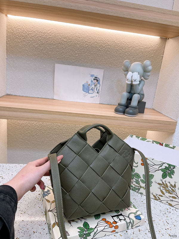Luxurious Totes - LW-CH Bags - 057