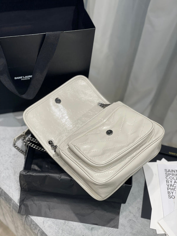 Luxurious Totes - Latest - 8563
