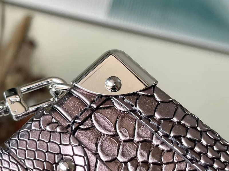 LOV - Luxurious Totes - 733