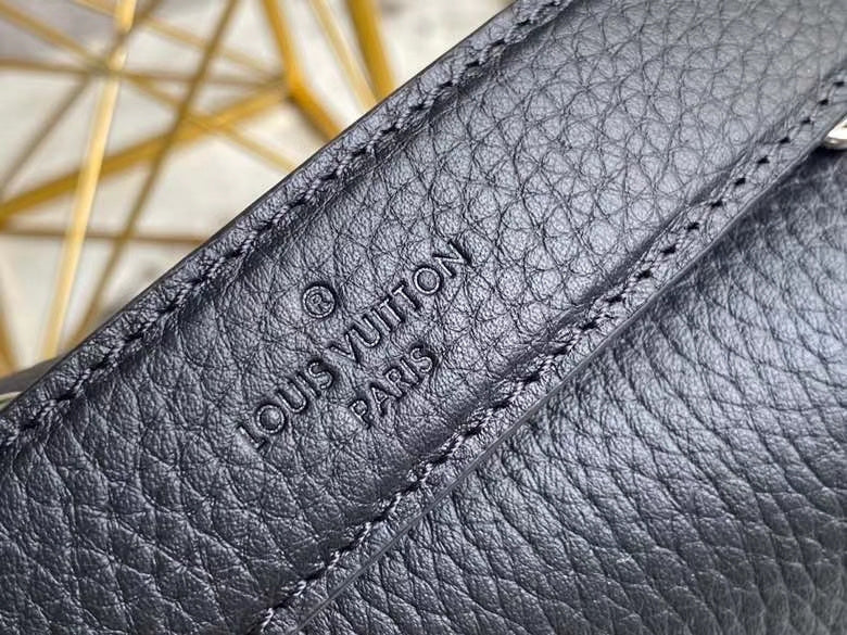 LOV - Luxurious Totes - 2357