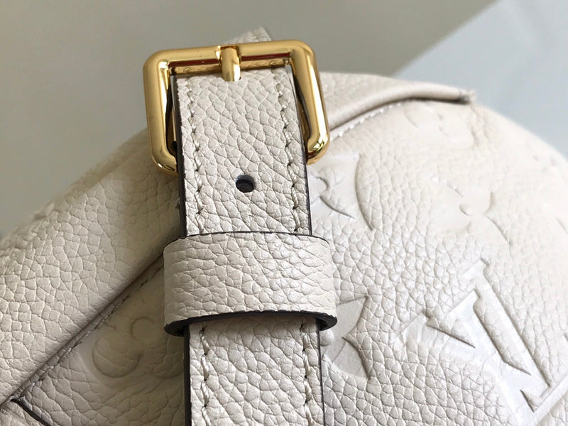 LOV - Luxurious Totes - 2443