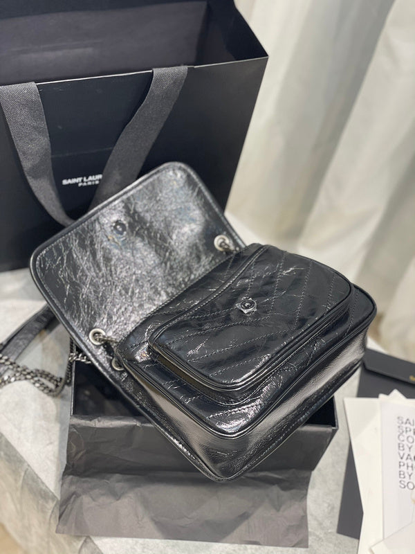 Luxurious Totes - Latest - 8560