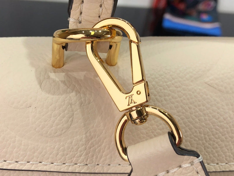 LOV - Luxurious Totes - 1582