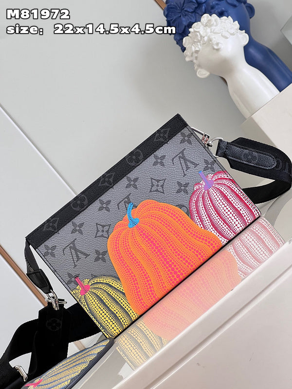 LOV - Luxurious Totes - 299