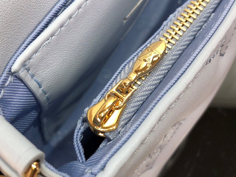 LOV - Luxurious Totes - 1590