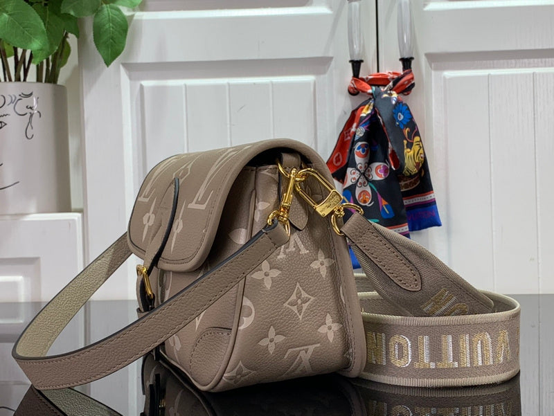LOV - Luxurious Totes - 515