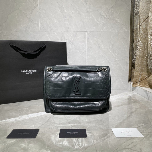 Luxurious Totes - Latest - 8822