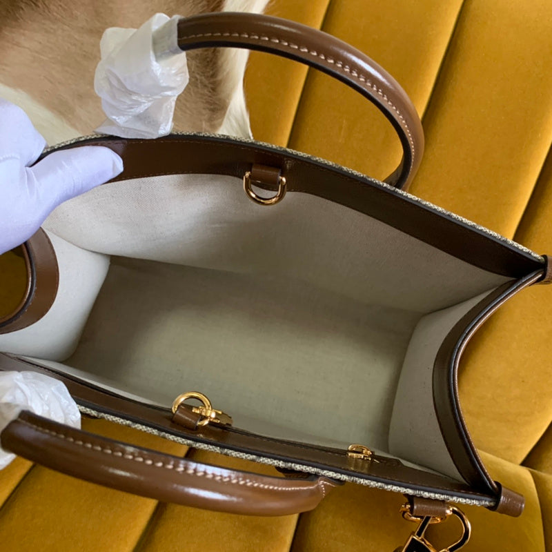 GUI - Luxurious Totes - 718