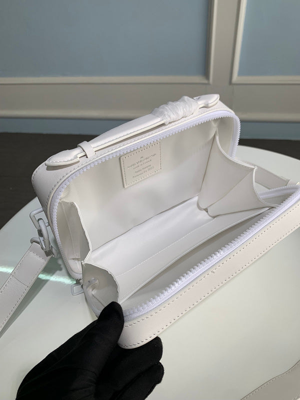 LOV - Luxurious Totes - 266