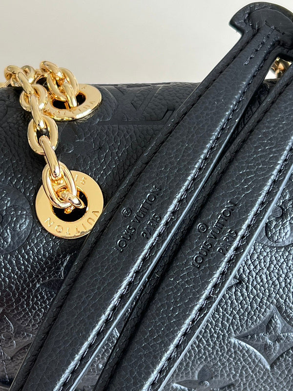 LOV - Luxurious Totes - 1642