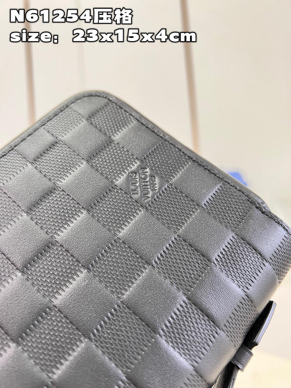 LOV - Luxurious Totes - 554
