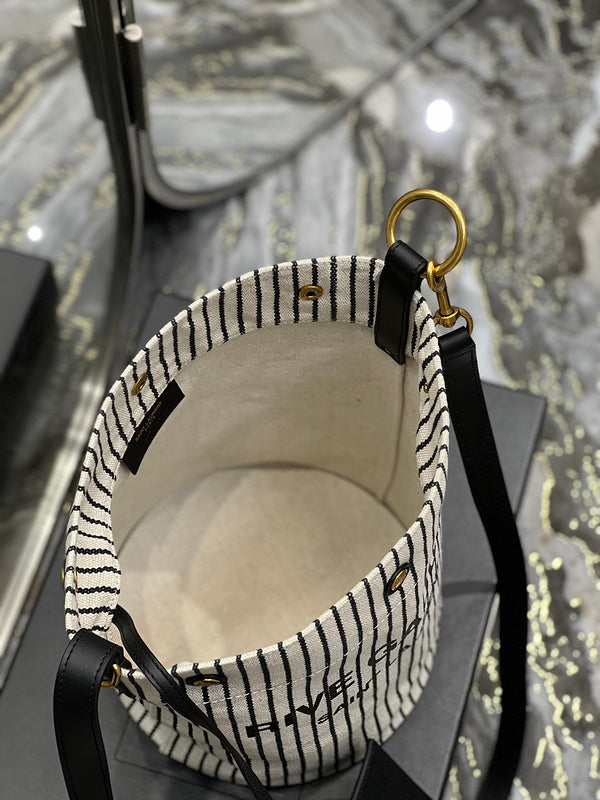 Luxurious Totes - Latest - 8114