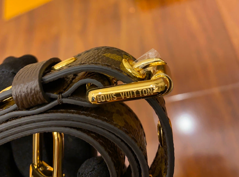 LOV - Luxurious Totes - 1915