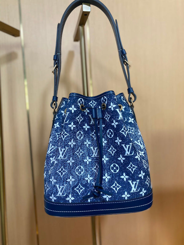 LOV - Luxurious Totes - 1574