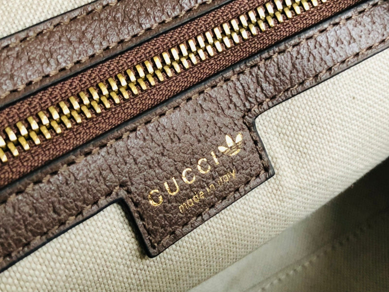GUI - Luxurious Totes - 824