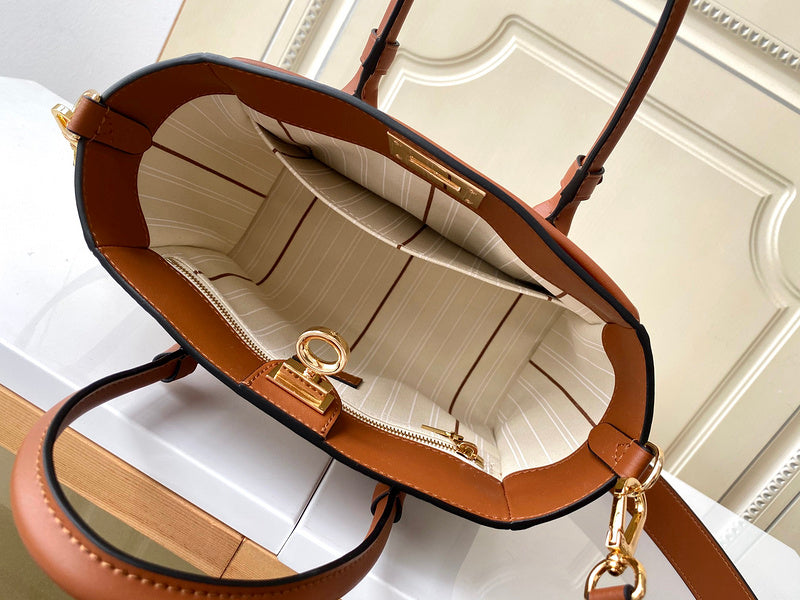 LOV - Luxurious Totes - 1540