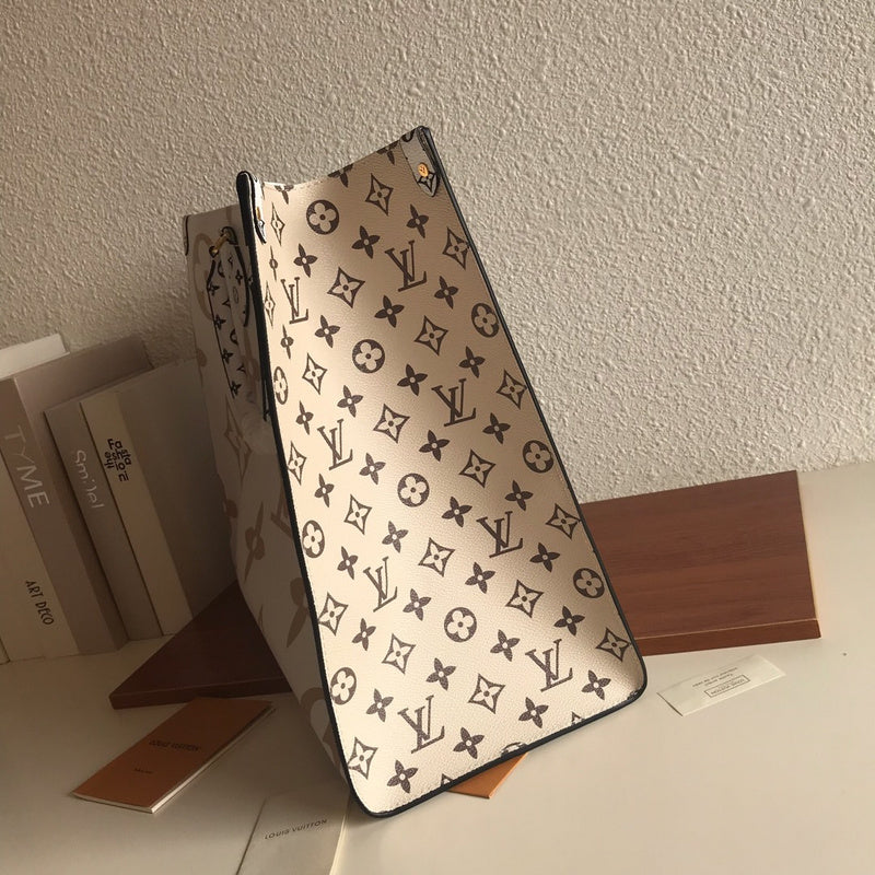LOV - Luxurious Totes - 2241