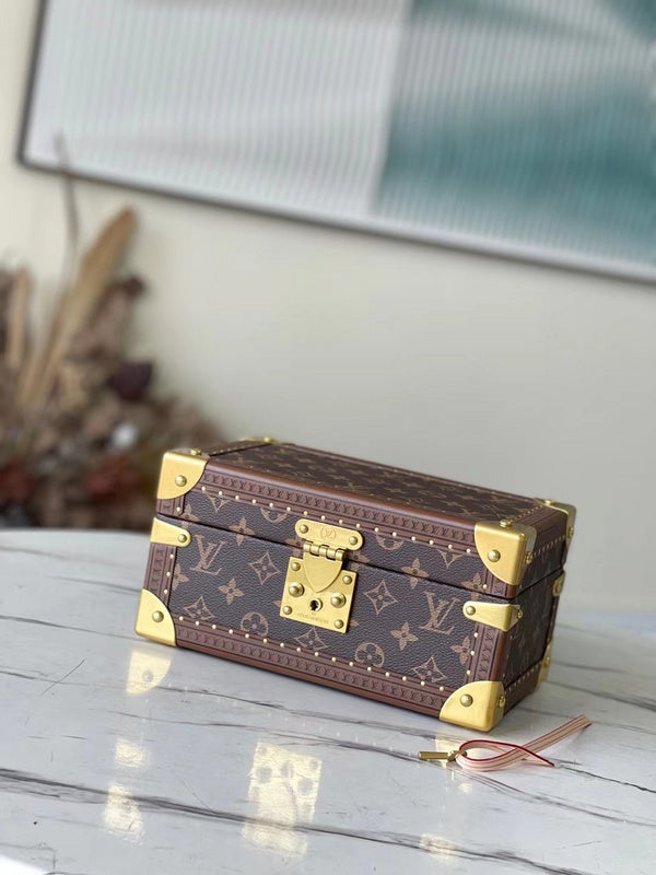 LOV - Luxurious Totes - 1040