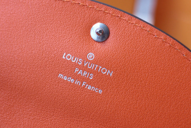 Luxurious Totes - Latest - 882